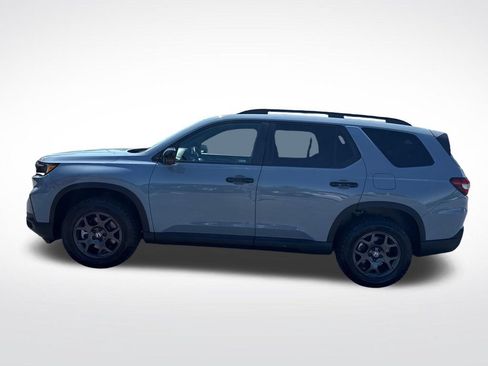 Certified 2025 Honda Pilot TrailSport image 2