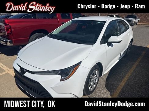 Used 2024 Toyota Corolla LE image 1