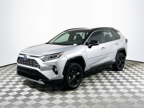 Used 2021 Toyota RAV4 XSE AWD/4WD image 3