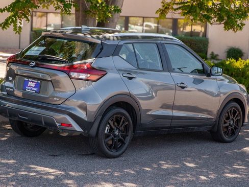 Used 2023 Nissan Kicks SV image 5