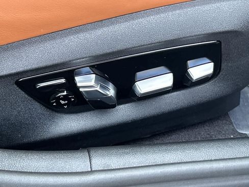 Used 2023 BMW M5 w/ Executive Package image 38