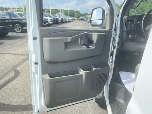 Used 2023 GMC Savana 3500 Extended w/ Driver Convenience Package RWD image 20