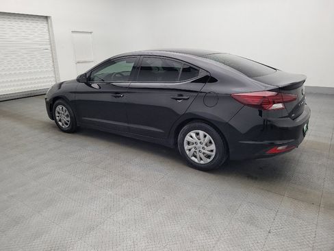Used 2020 Hyundai Elantra SE image 3