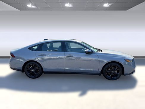 Used 2025 Honda Accord SE image 8
