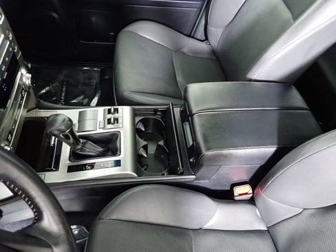 Used 2018 Lexus GX 460 w/ Preferred Accessory Package AWD/4WD image 33