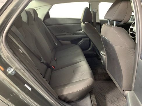 Used 2025 Hyundai Elantra SE FWD image 37