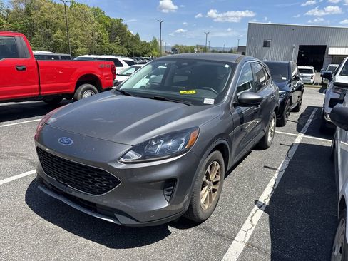 Used 2021 Ford Escape SE image 18