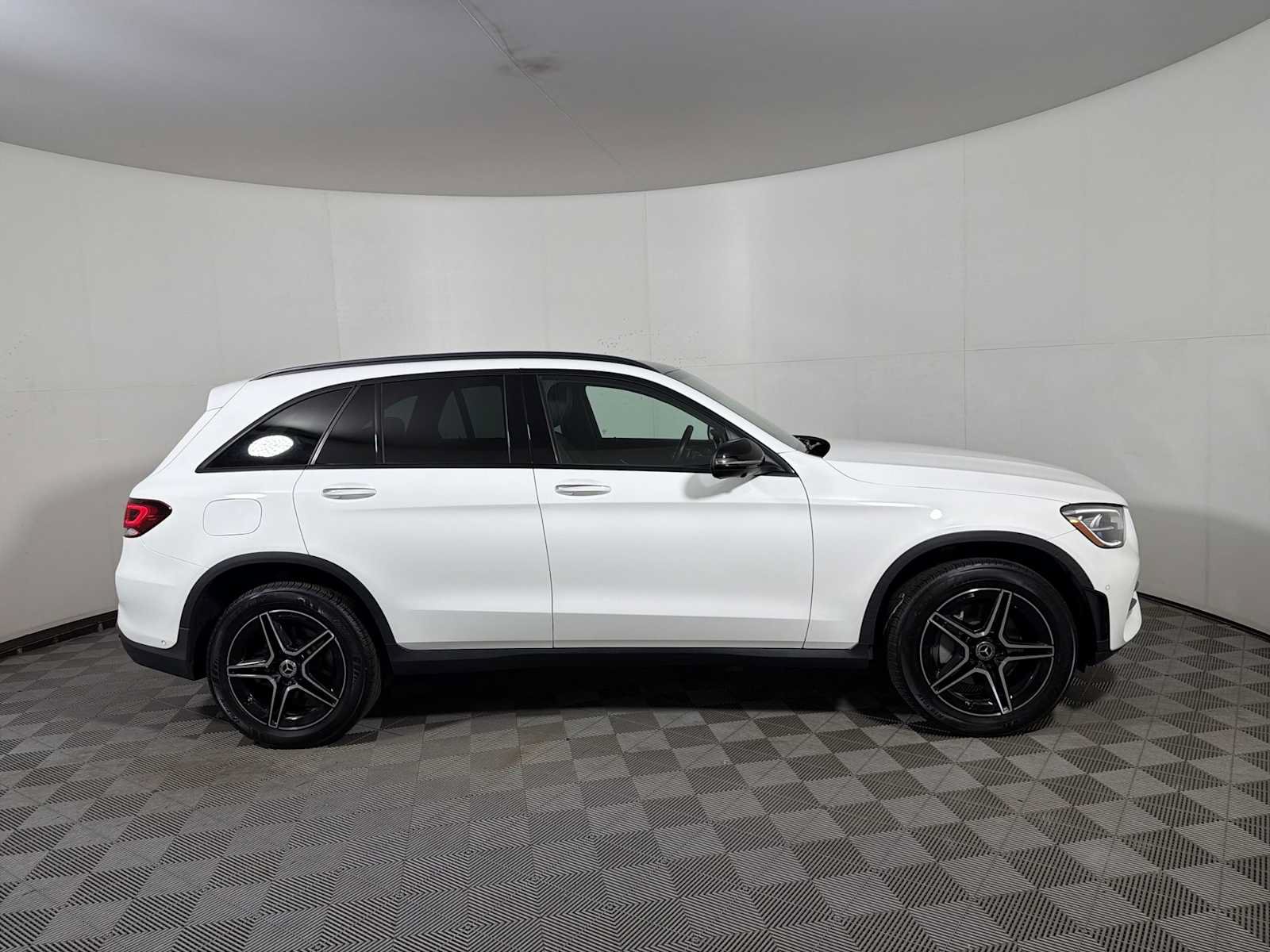 Used 2021 Mercedes-Benz GLC 300 4MATIC image 7
