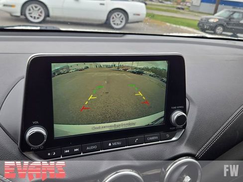 Used 2022 Nissan Sentra SV FWD image 8