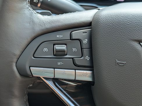Used 2024 Cadillac Escalade Premium Luxury w/ Performance Package AWD/4WD image 24