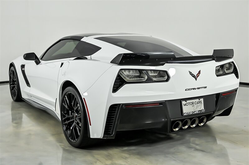 Used 2017 Chevrolet Corvette Z06 RWD image 7