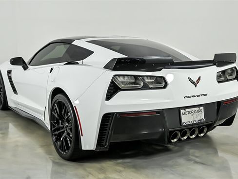 Used 2017 Chevrolet Corvette Z06 RWD image 7
