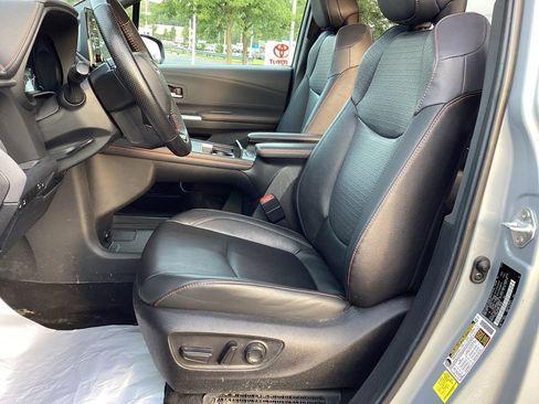 Used 2024 Toyota Sienna XSE w/ XSE Plus Package AWD/4WD image 15