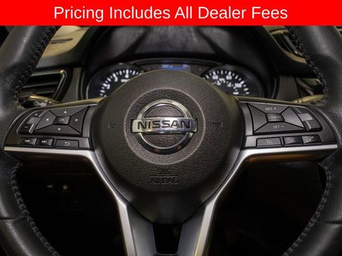 Used 2018 Nissan Rogue SV FWD image 18