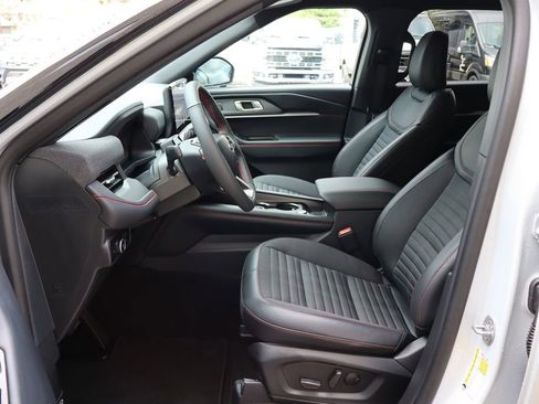 New 2026 Ford Explorer ST-Line w/ ST-Line Street Pack image 24