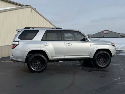 Used 2019 Toyota 4Runner TRD Off-Road Premium image 8
