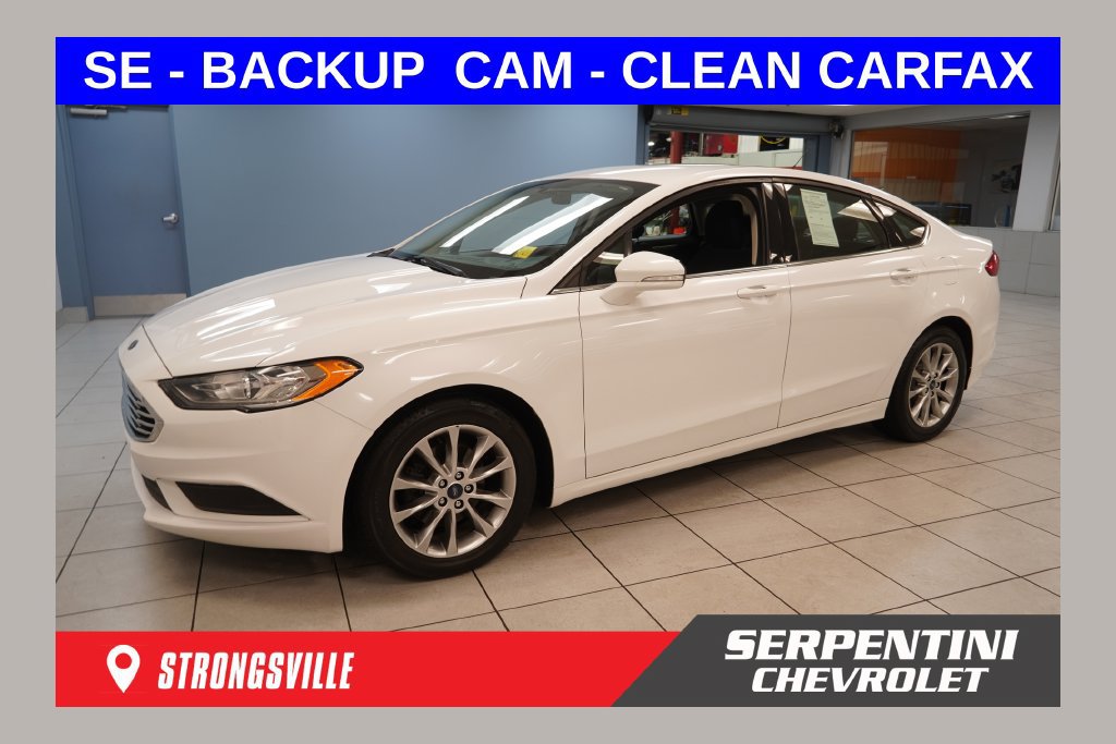 Used 2017 Ford Fusion SE w/ Fusion SE Technology Package FWD image 1