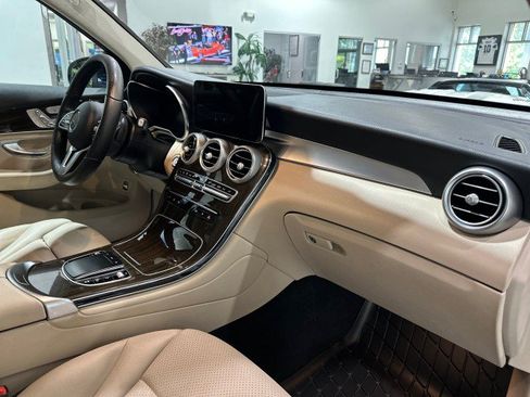 Used 2021 Mercedes-Benz GLC 300 w/ Premium Package image 50