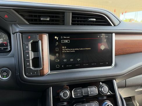 Certified 2023 GMC Yukon Denali Ultimate image 20