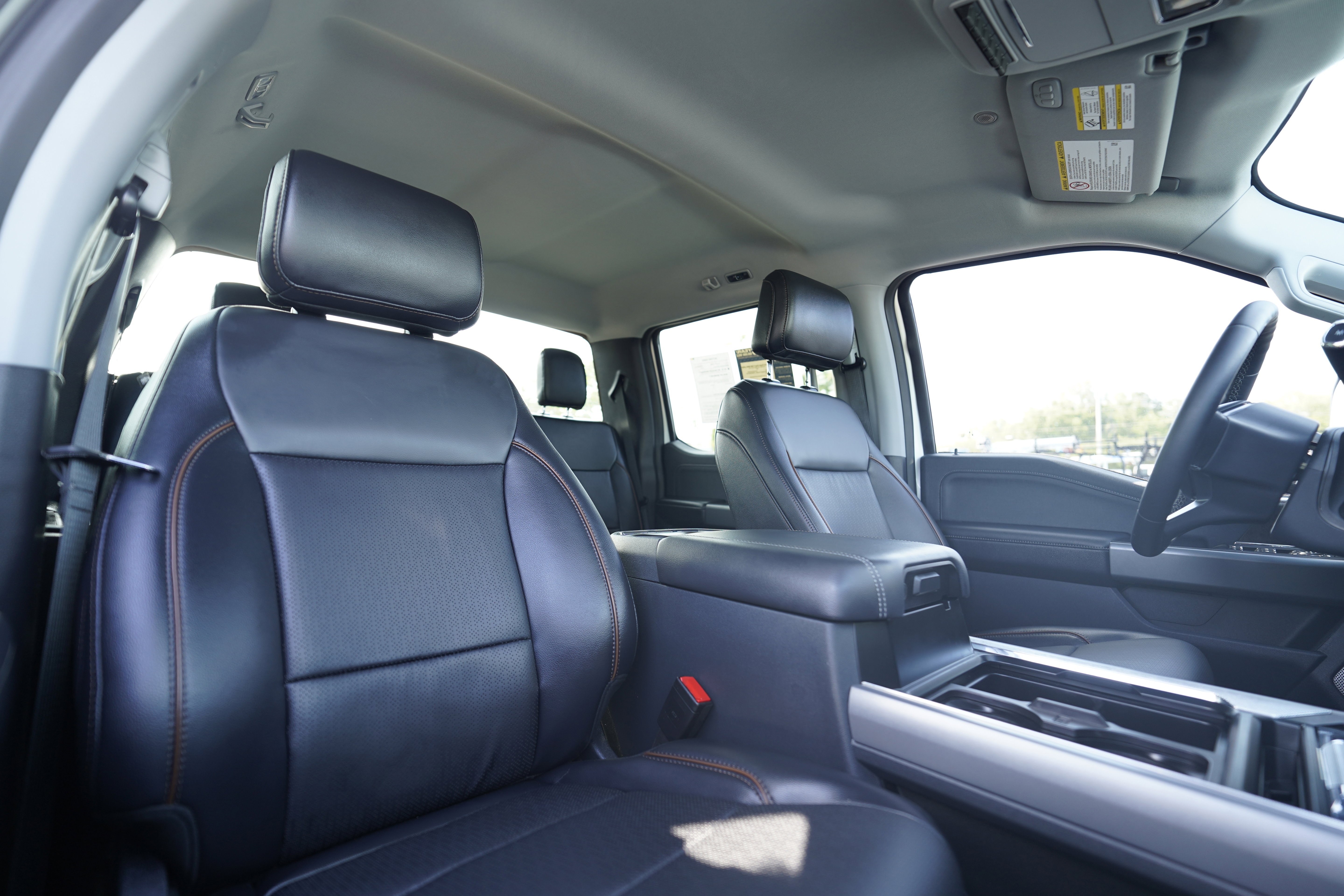 Used 2025 Ford F350 Lariat w/ Black Appearance Package AWD/4WD image 11