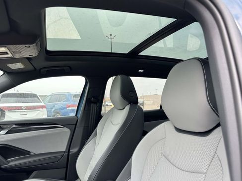 New 2026 Volkswagen Tiguan SE R-Line AWD/4WD image 16