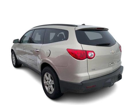 Used 2010 Chevrolet Traverse LT w/ Personal Connectivity Package image 3
