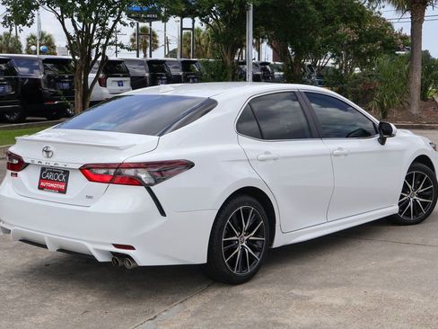 Used 2024 Toyota Camry SE FWD image 2
