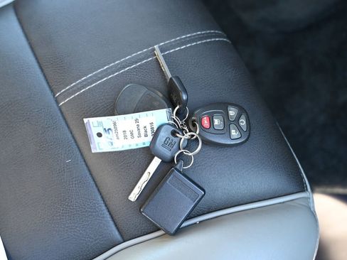 Used 2018 GMC Savana 2500 LS image 48