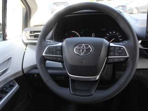 Certified 2026 Toyota Sienna XLE FWD image 56