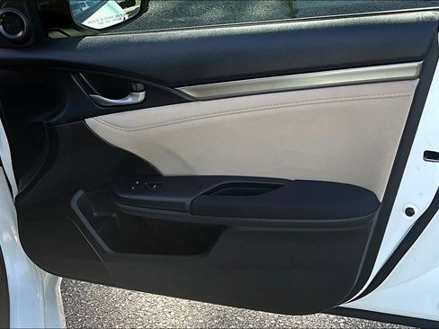 Used 2018 Honda Civic EX image 26