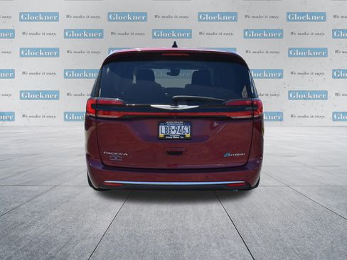 Used 2023 Chrysler Pacifica Limited FWD image 7