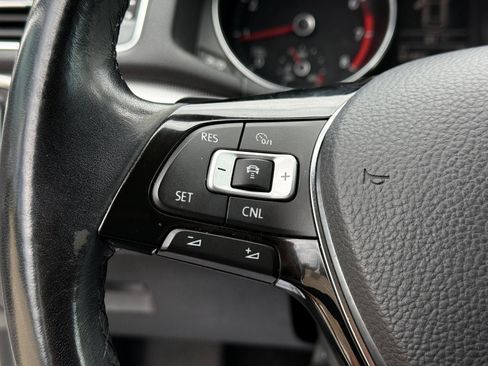Used 2018 Volkswagen Passat 2.0T R-Line FWD image 19