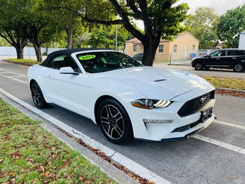Used 2023 Ford Mustang Premium image 7