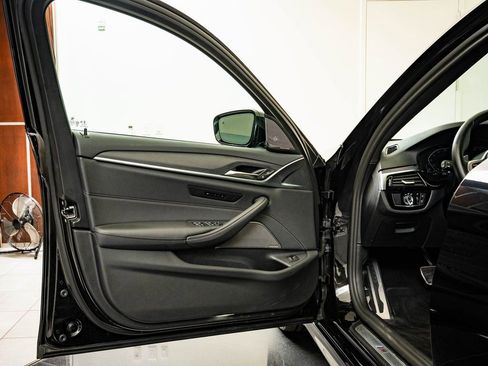 Used 2023 BMW 540i xDrive w/ Executive Package image 26