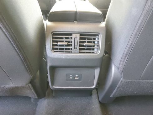 Used 2023 Nissan Rogue SV AWD/4WD image 11