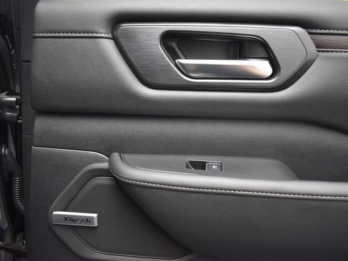 New 2025 Nissan Armada SL w/ Convenience Package image 22