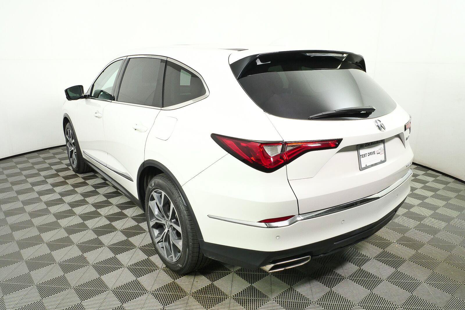 Used 2023 Acura MDX w/ Technology Package AWD/4WD image 26