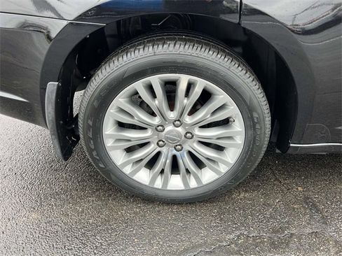 Used 2012 Chrysler 200 Limited image 10