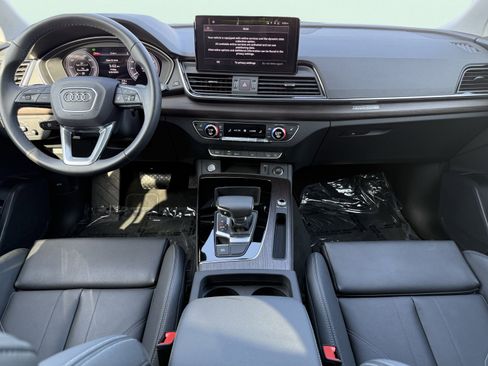 Used 2024 Audi Q5 e Premium w/ Convenience Package image 56