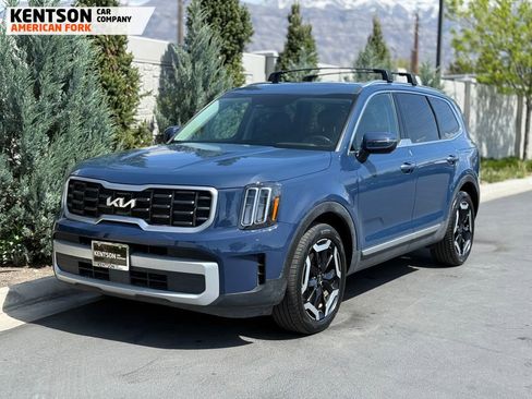 Used 2025 Kia Telluride S AWD/4WD image 3