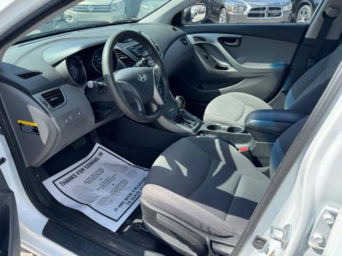 Used 2016 Hyundai Elantra SE image 9