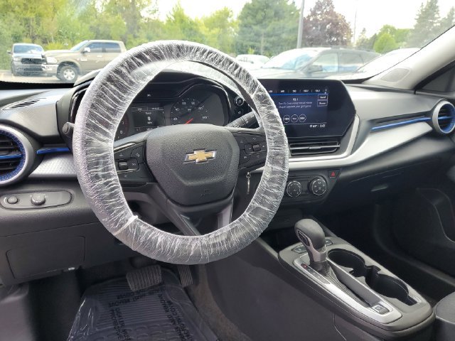 Used 2024 Chevrolet Trax LS FWD image 12
