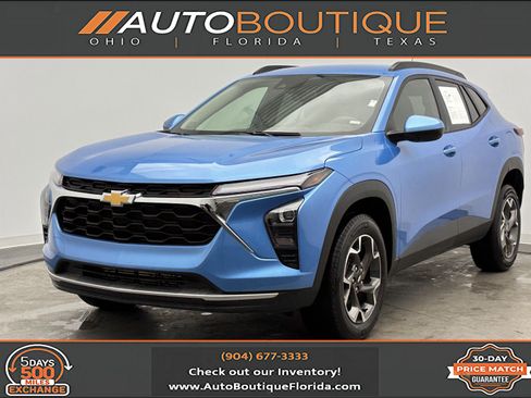 Used 2025 Chevrolet Trax LT FWD image 1