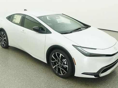 New 2026 Toyota Prius Plug-In Hybrid FWD image 17