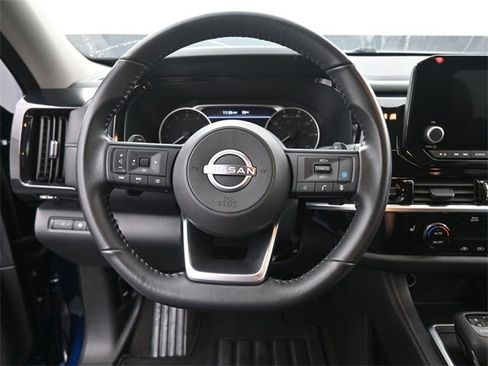 Used 2025 Nissan Pathfinder SV image 25