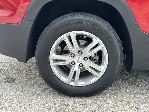 Used 2022 GMC Terrain SLE FWD image 17
