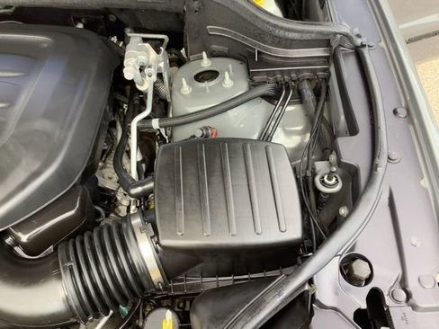 Used 2020 Jeep Grand Cherokee Altitude image 10