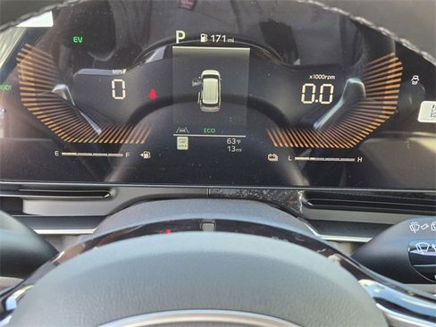 New 2026 Kia Carnival EX image 15