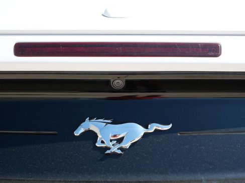 Used 2022 Ford Mustang Premium RWD image 9