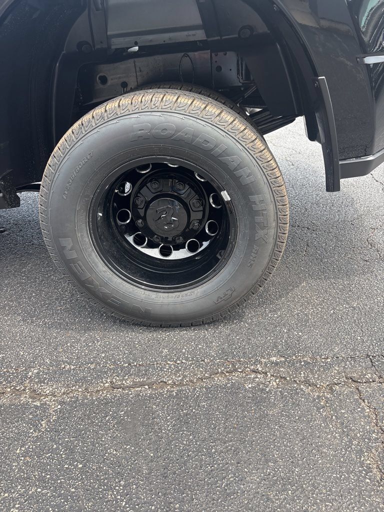 New 2026 RAM 3500 Big Horn AWD/4WD image 35